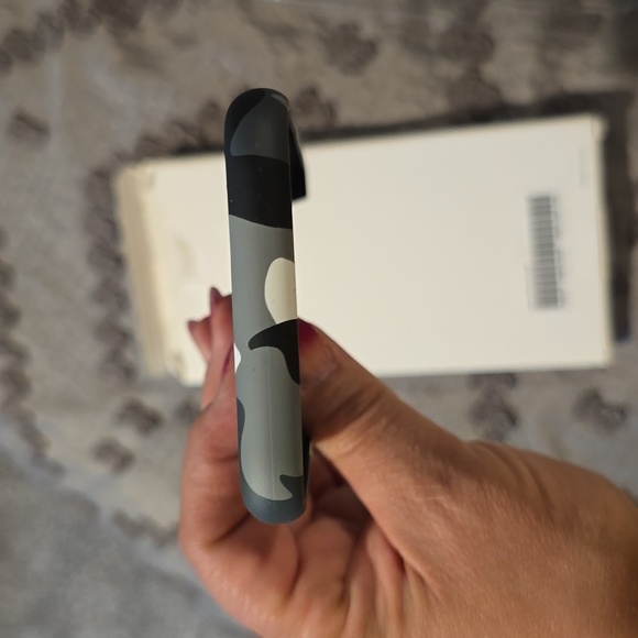 Supreme iPhone 11 Pro Case - Picture 9 of 9